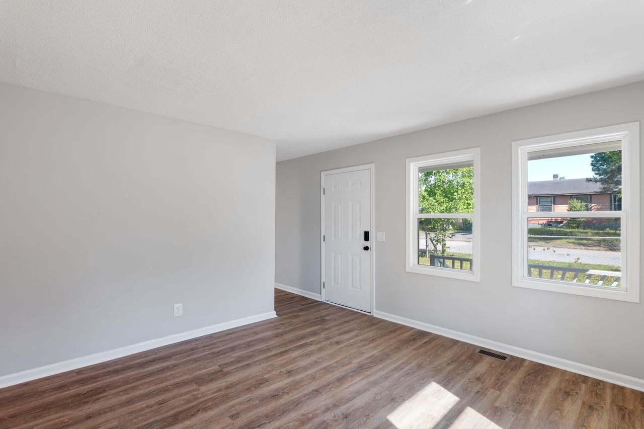 102 Burdock Cir - Photo 6 of 27
