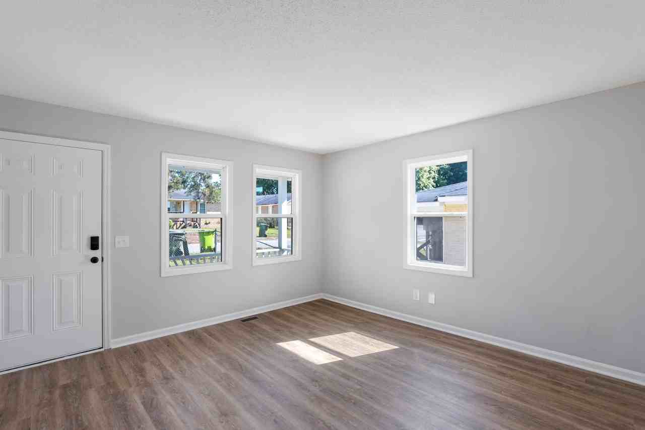 102 Burdock Cir - Photo 7 of 27