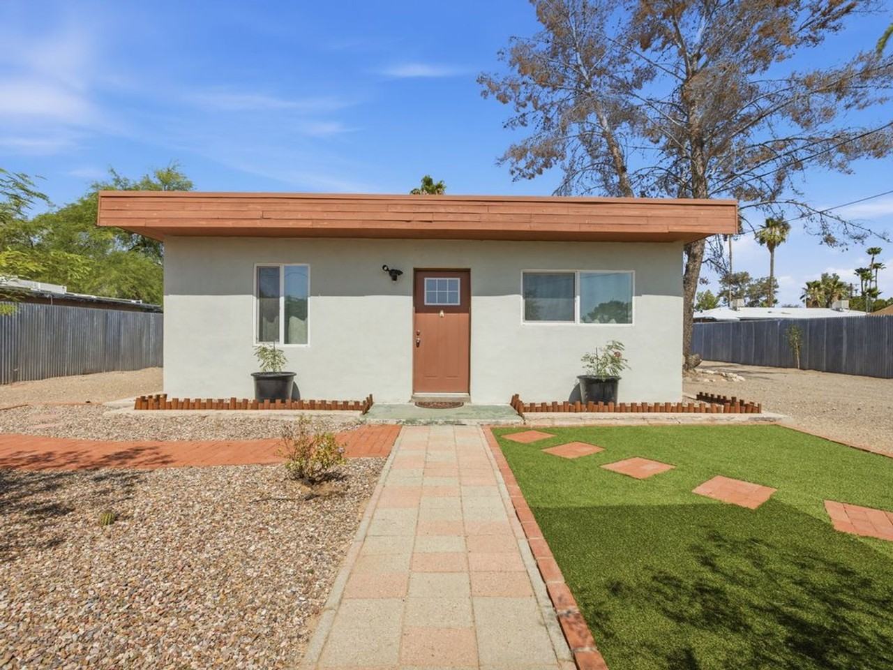 1220 N Catalina Ave - Photo 2 of 22