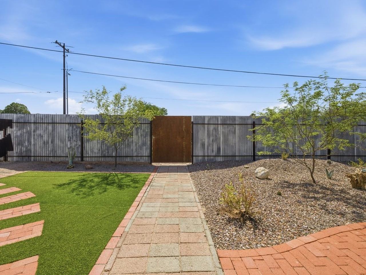 1220 N Catalina Ave - Photo 3 of 22