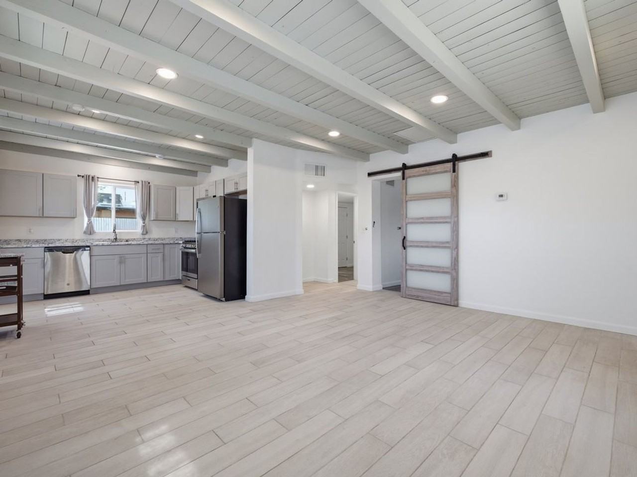1220 N Catalina Ave - Photo 7 of 22