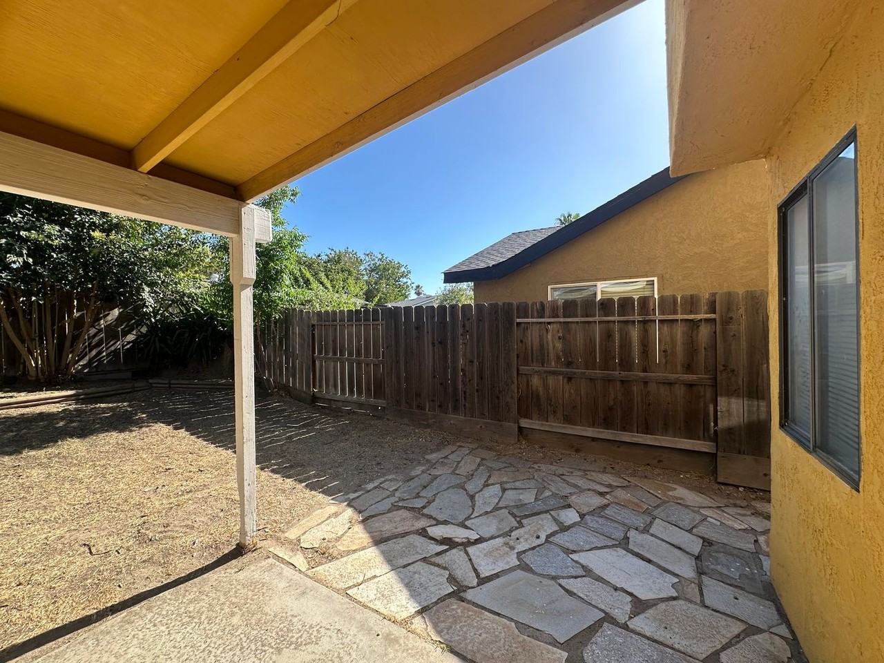 2036 Sheldon Dr - Photo 4 of 5