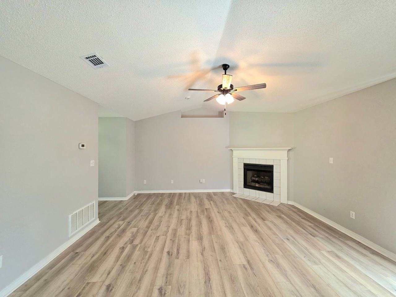 4324 Bayou Ridge Dr - Photo 3 of 16