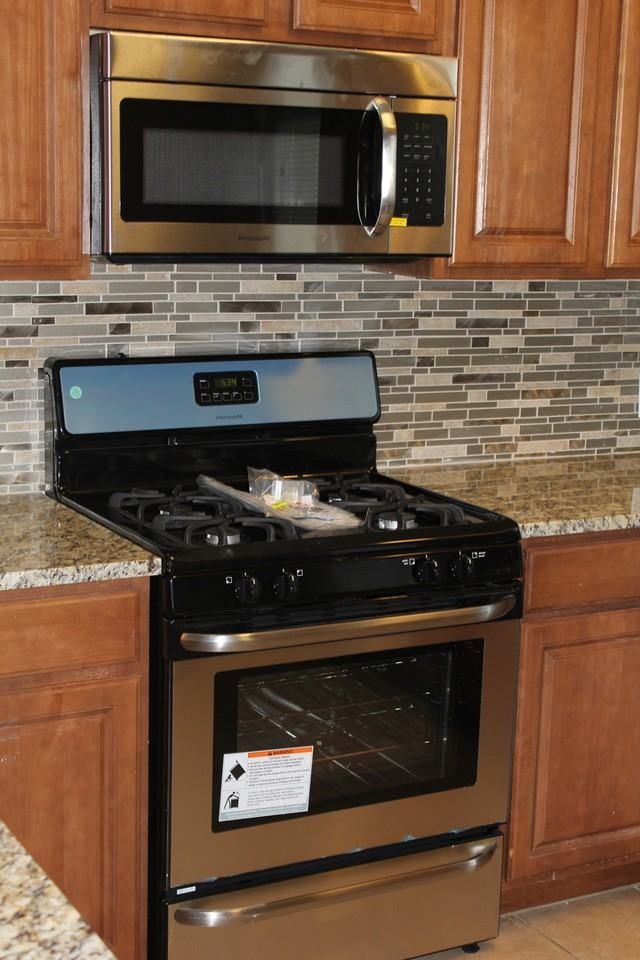 208 Firwood N - Photo 7 of 26