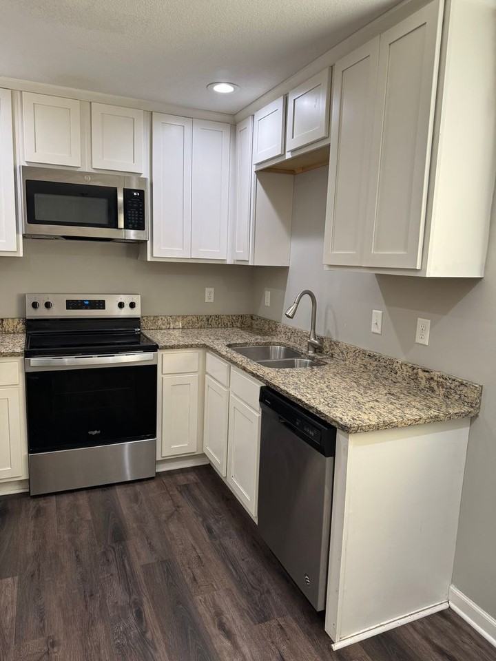 316 Shawnee Trl - Photo 2 of 15