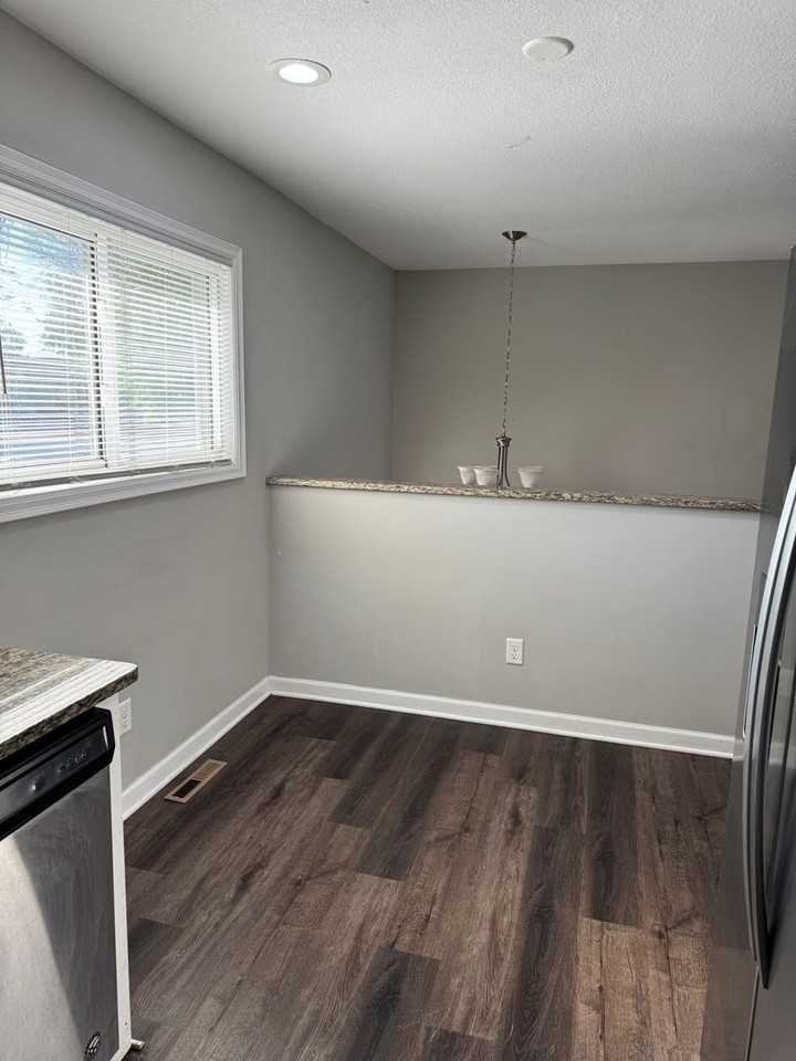 316 Shawnee Trl - Photo 4 of 15