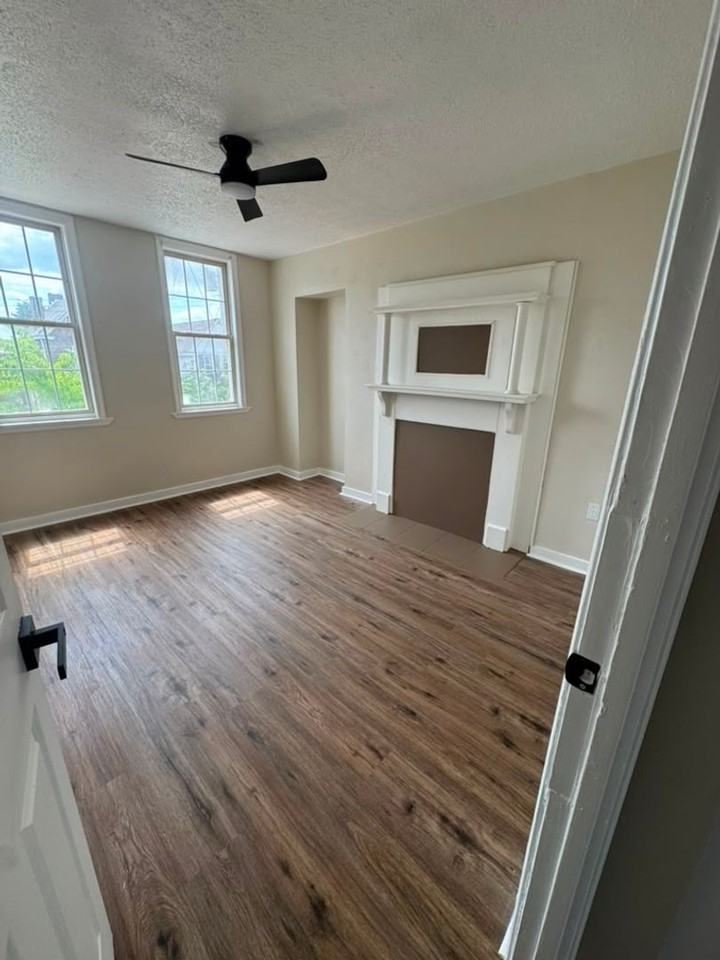1124 Race St - Photo 3 of 10