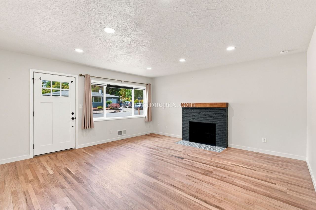 412 Ne 167th Pl - Photo 5 of 34