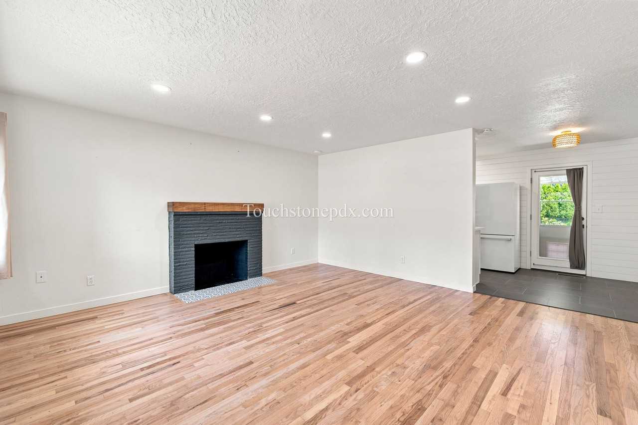 412 Ne 167th Pl - Photo 7 of 34