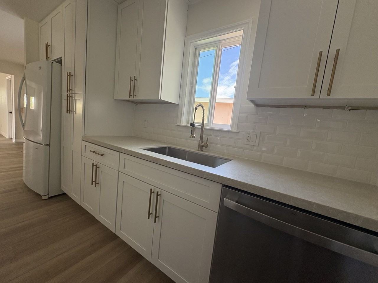 3512 Luna Ave - Photo 4 of 9