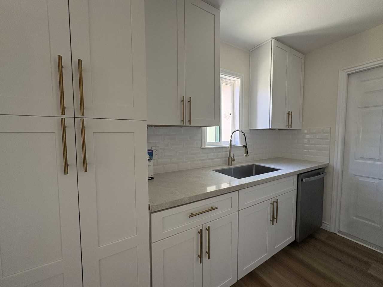 3512 Luna Ave - Photo 5 of 9