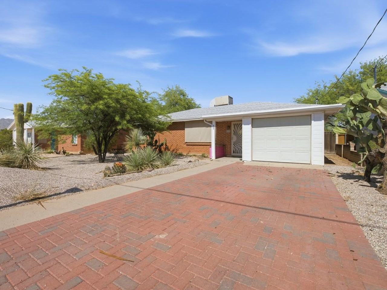 626 N Venice Ave - Photo 2 of 25