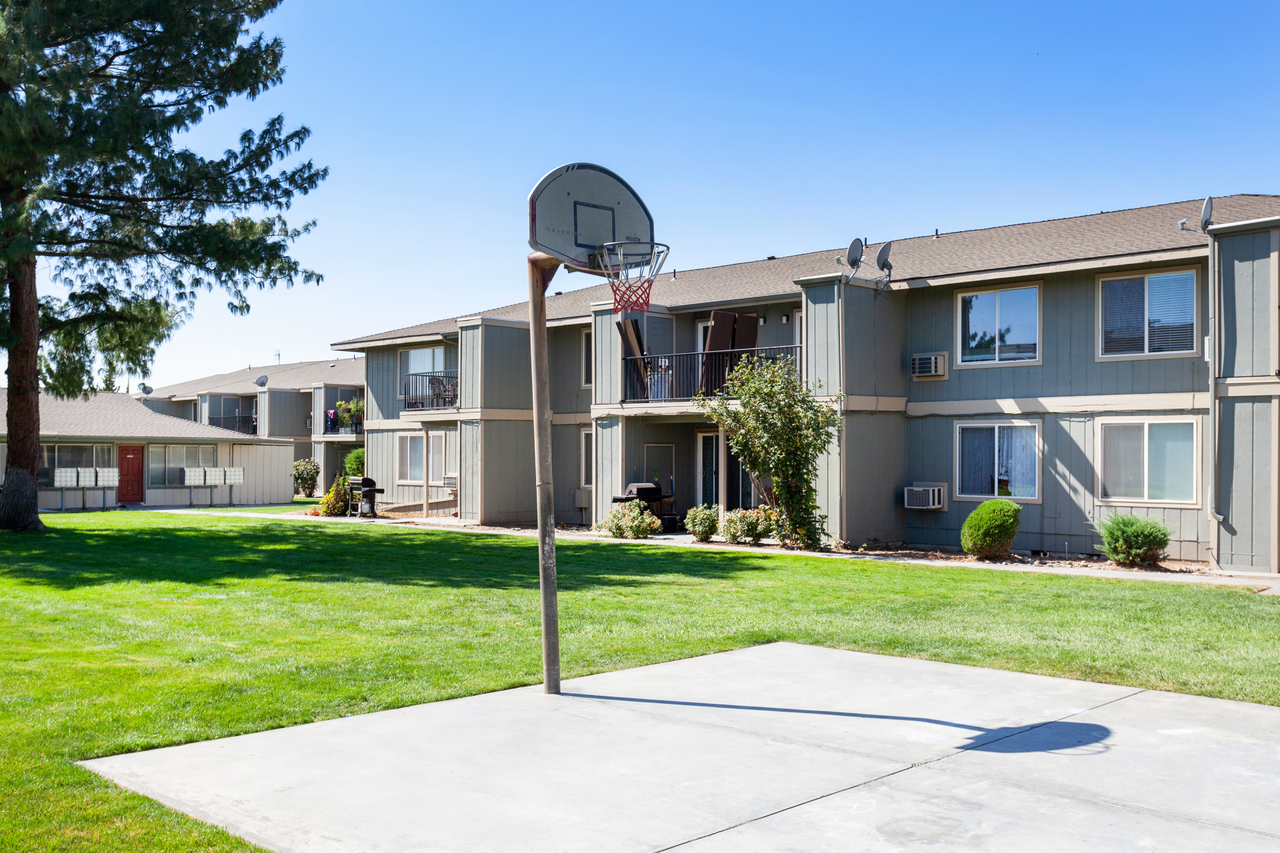 Hood Manor Apartments - Photo 7 of 50