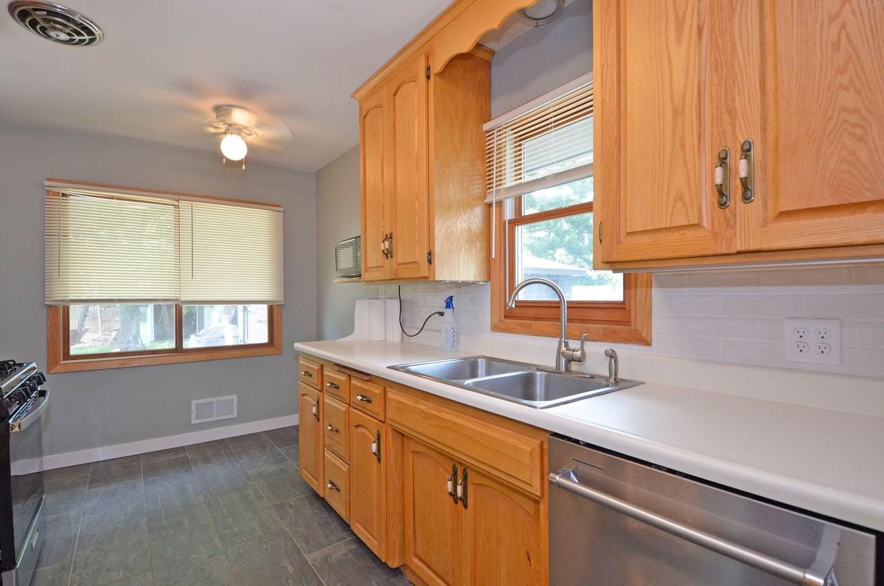 9125 13th Ave S - Photo 5 of 21
