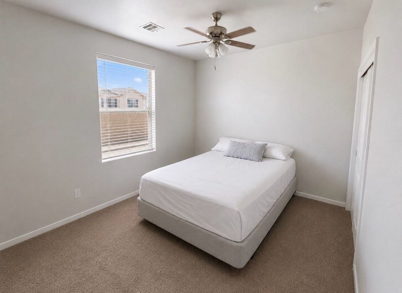 1088 Bronze Hill Ave - Photo 4 of 8