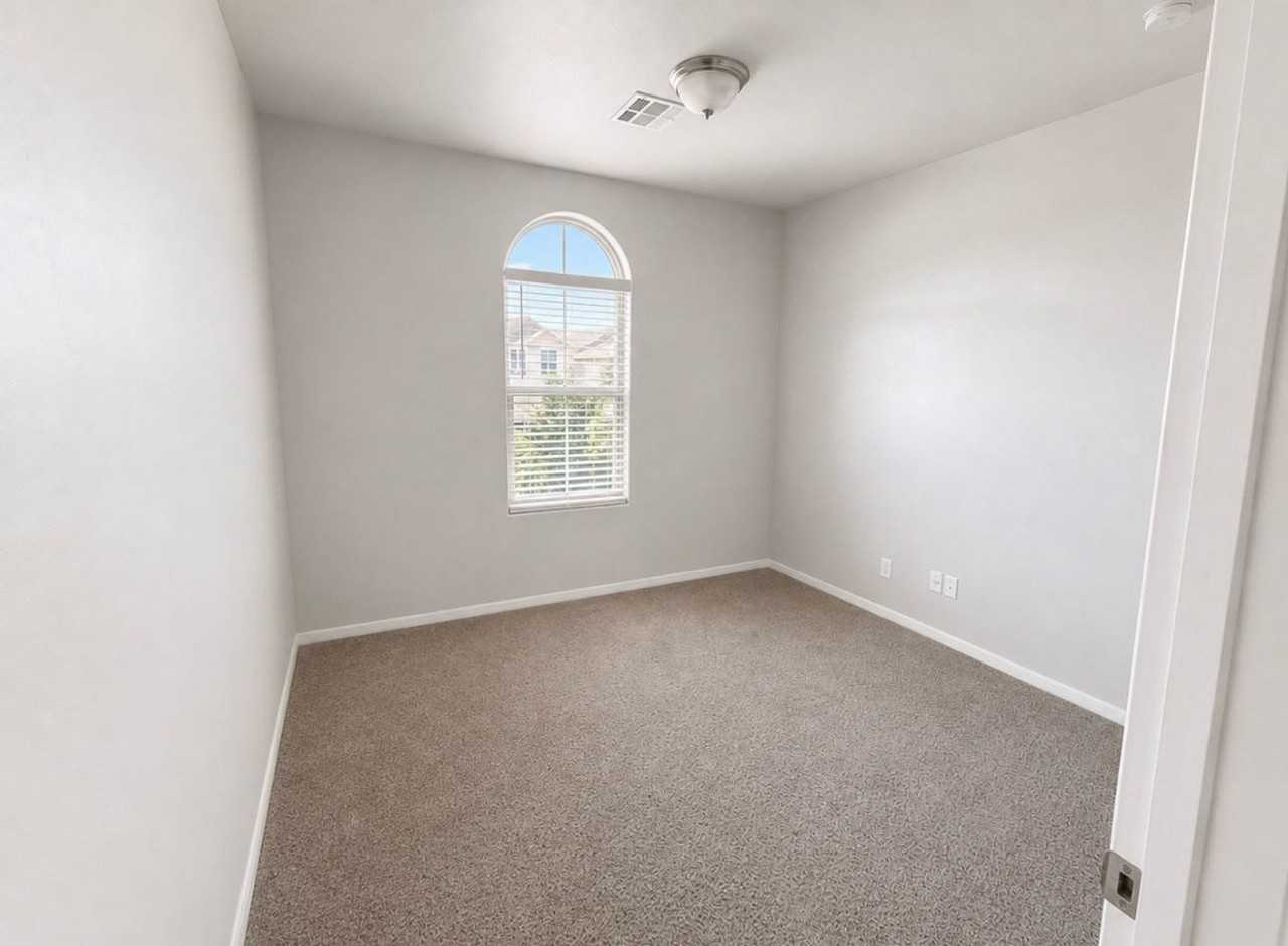 1088 Bronze Hill Ave - Photo 7 of 8