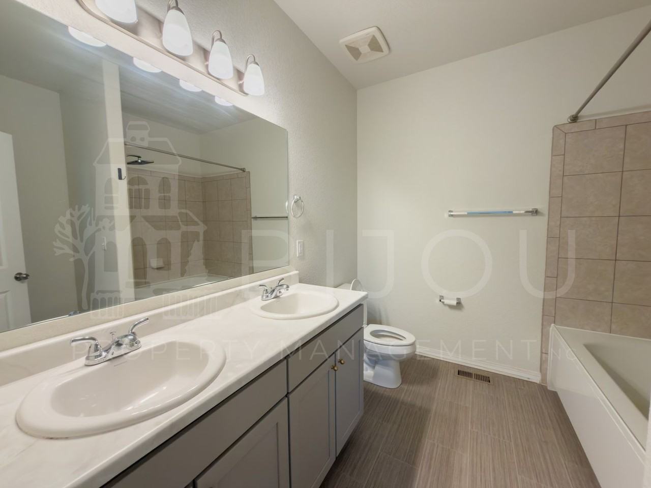 4519 Samaritan Loop - Photo 4 of 17