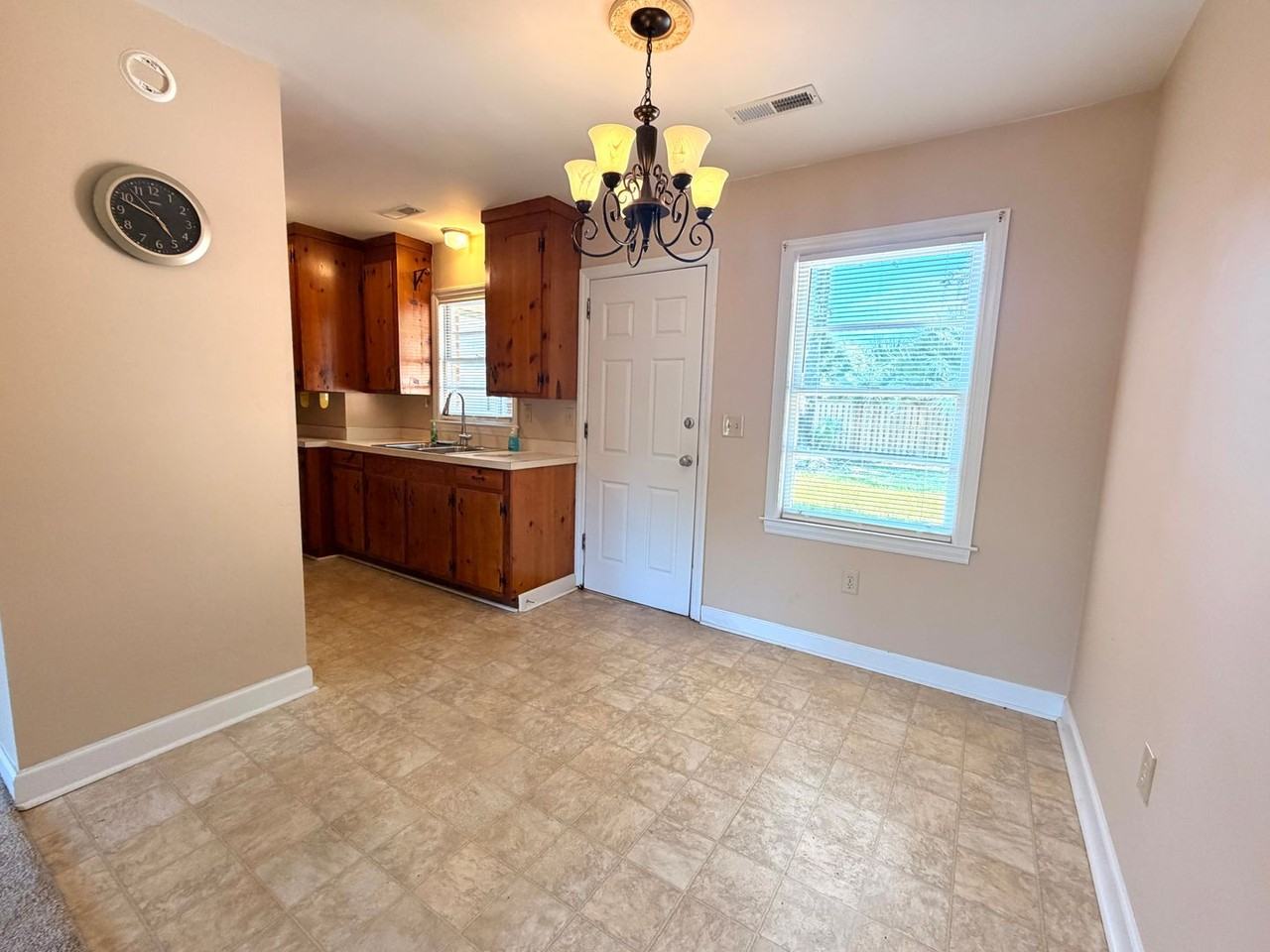 639A Windermere Blvd - Photo 5 of 22