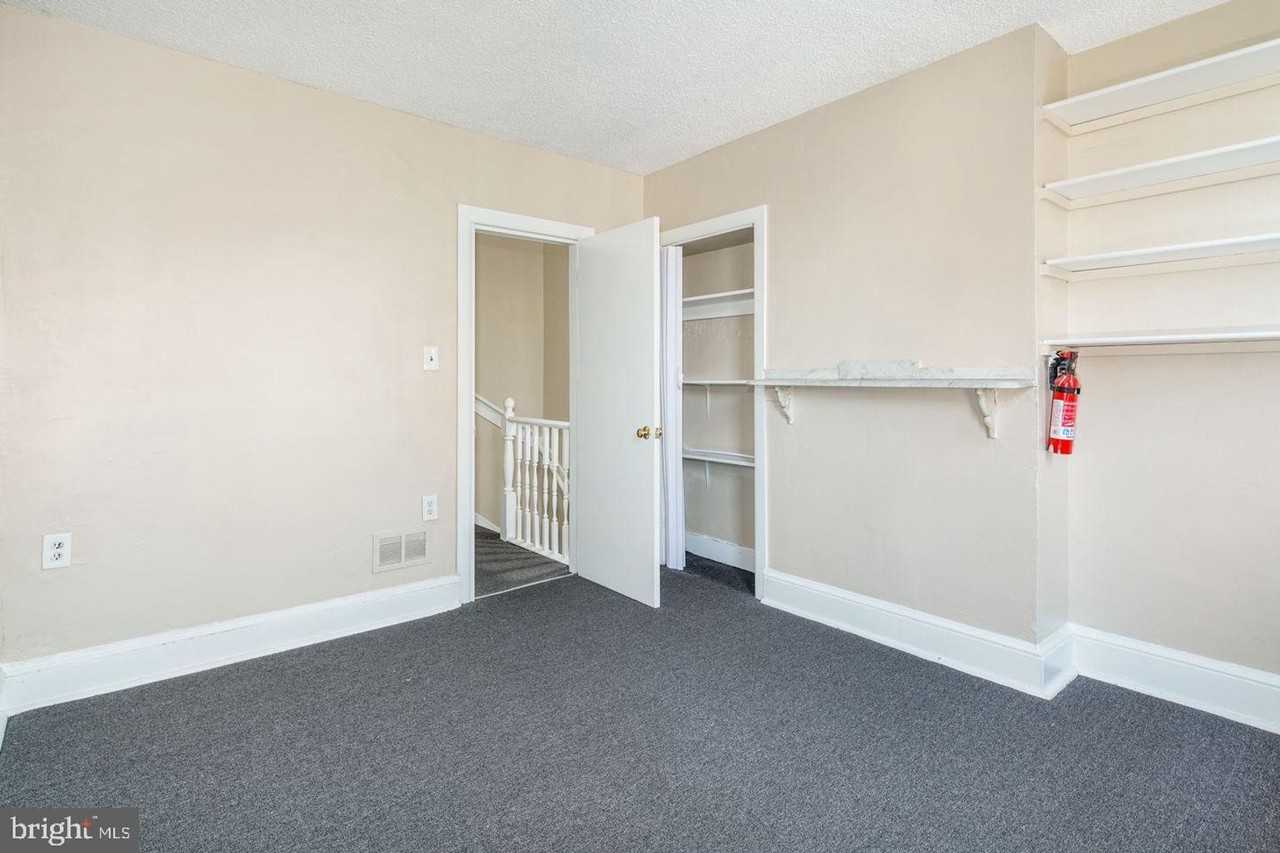 430 E Flora St - Photo 5 of 9