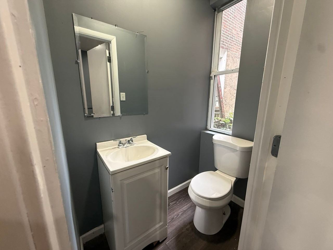 4918 Aspen St - Photo 2 of 10