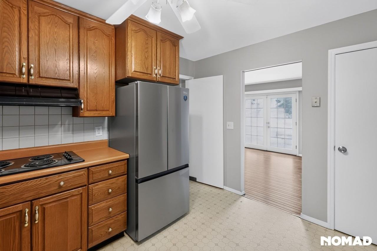 1835 Ardmore Dr - Photo 3 of 31