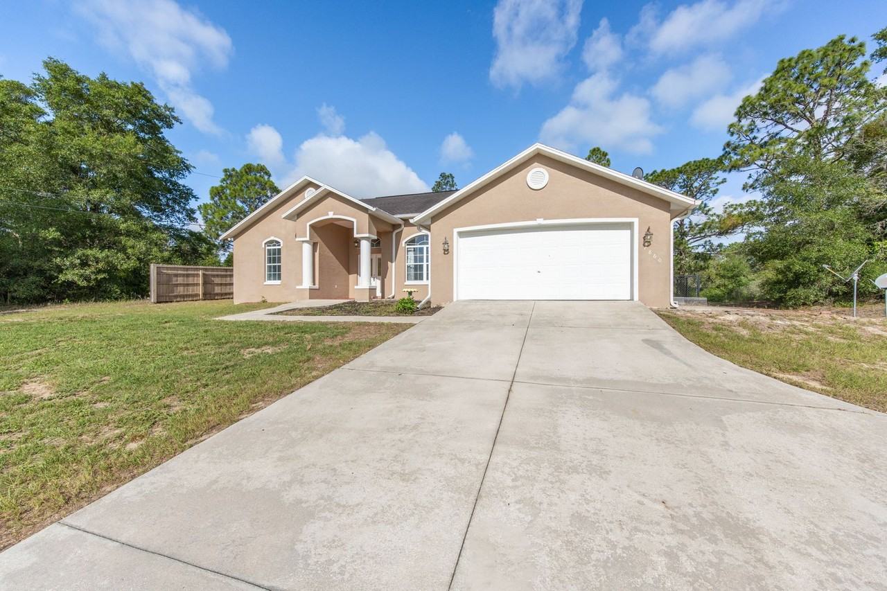 7860 Sw 204th Ave - Photo 2 of 43