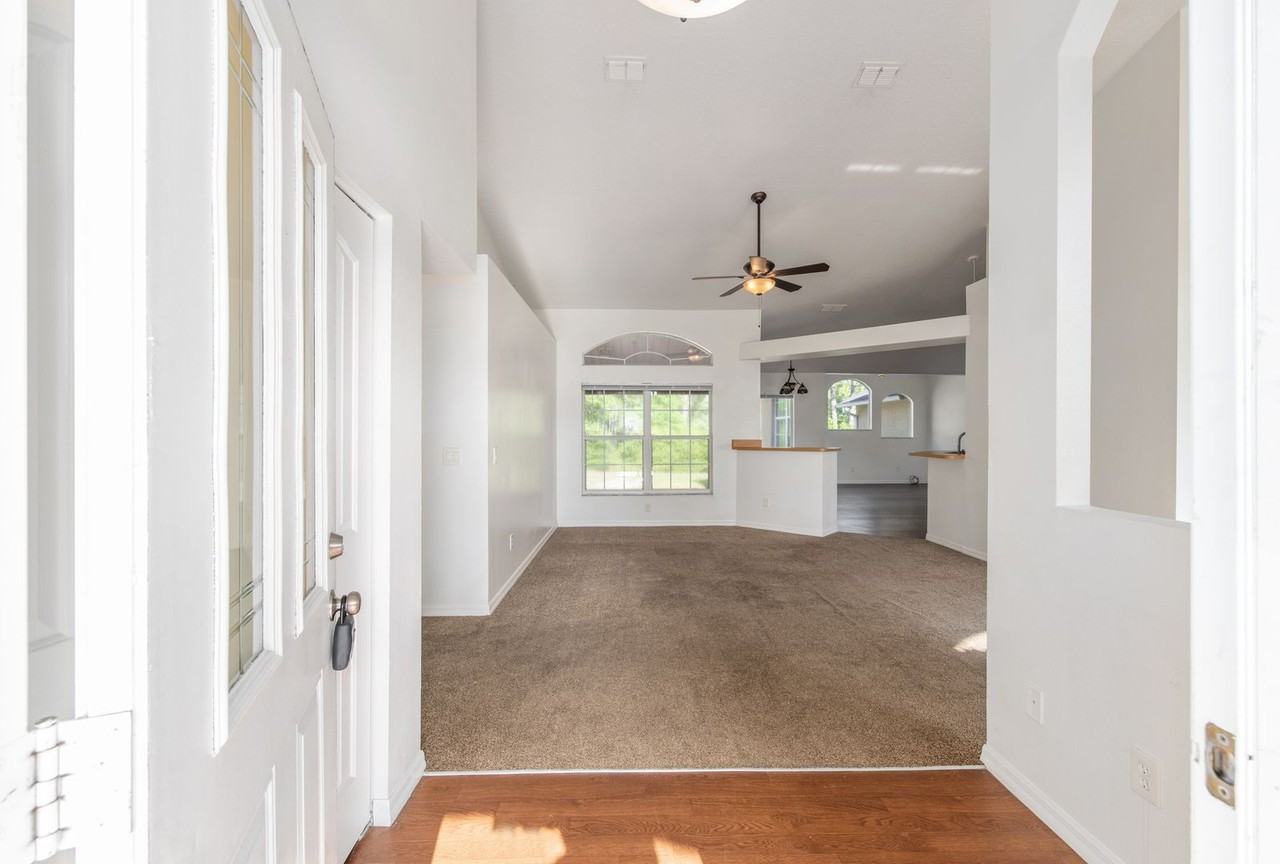 7860 Sw 204th Ave - Photo 4 of 43