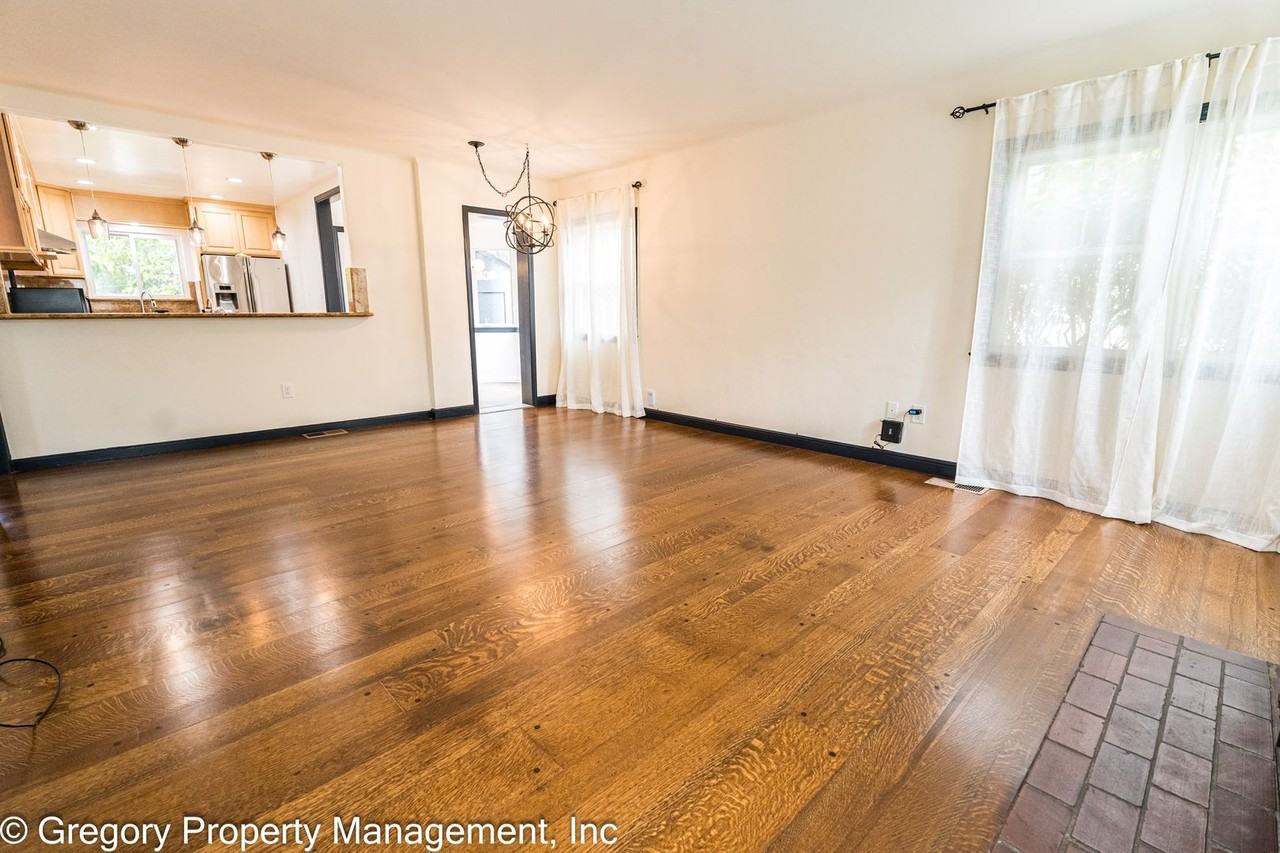 1805 Central Ave - Photo 3 of 23