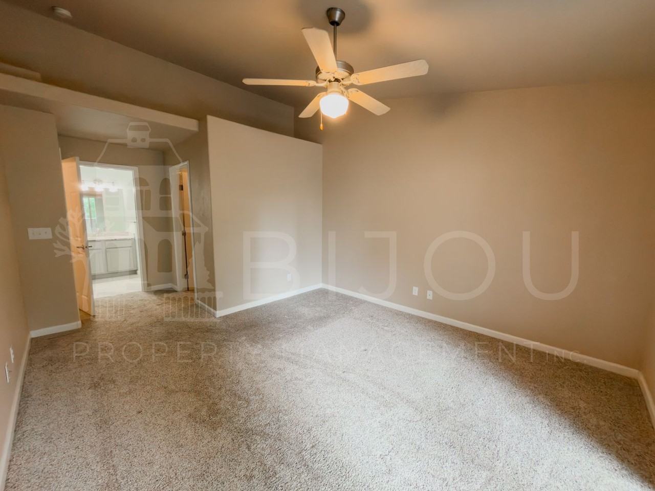 6925 Ash Creek Hts #203 - Photo 5 of 19