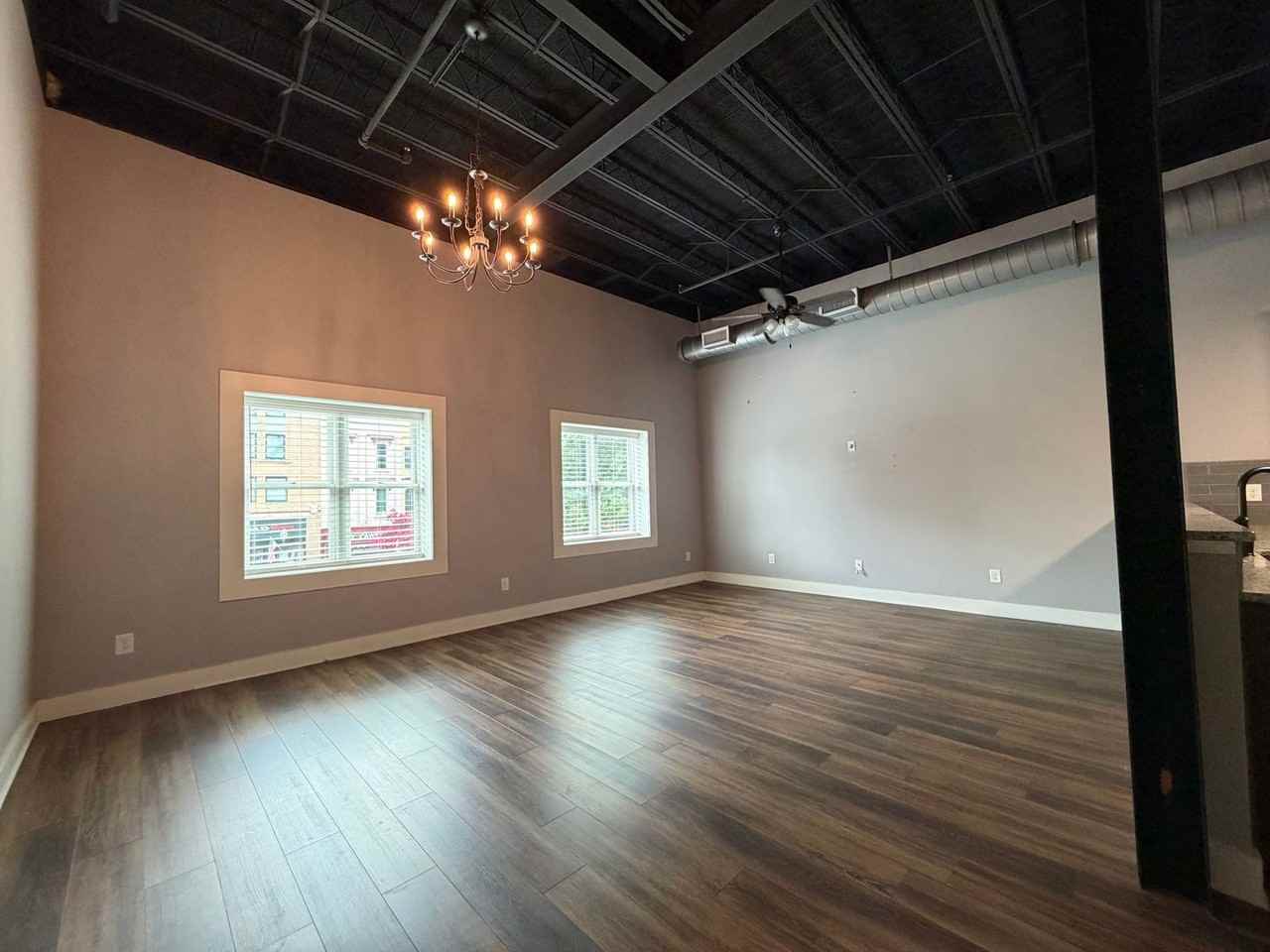 425 Broad St - Photo 3 of 29