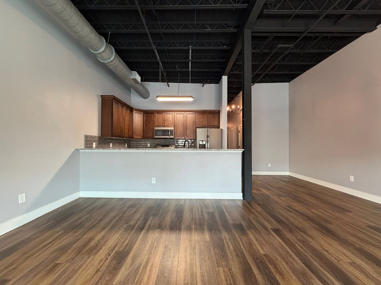425 Broad St - Photo 6 of 29