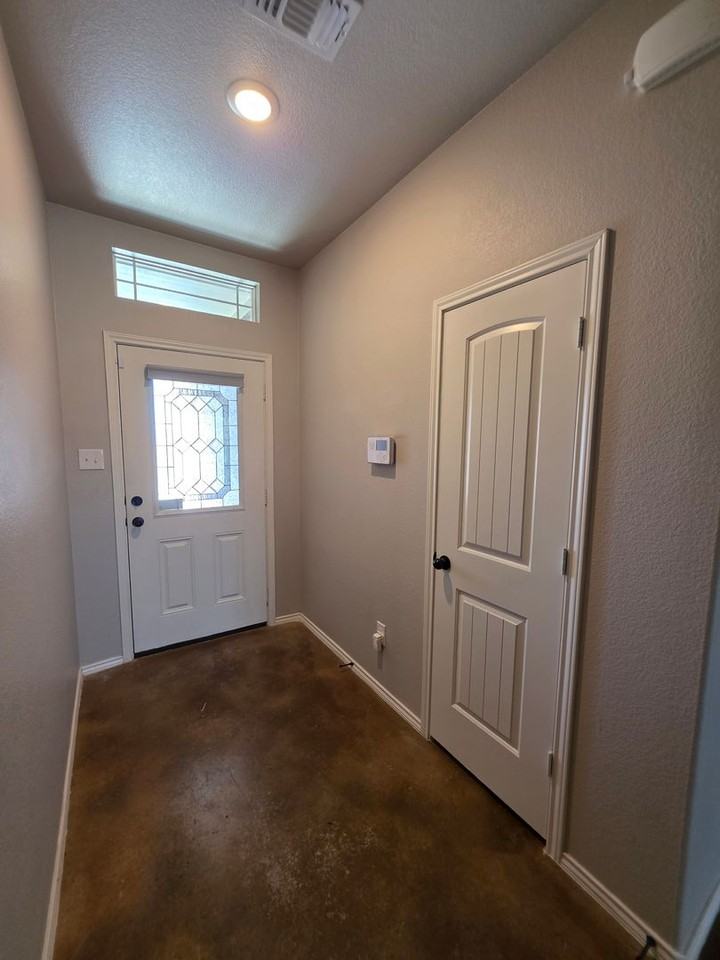 3103 Goblin Dr - Photo 2 of 25