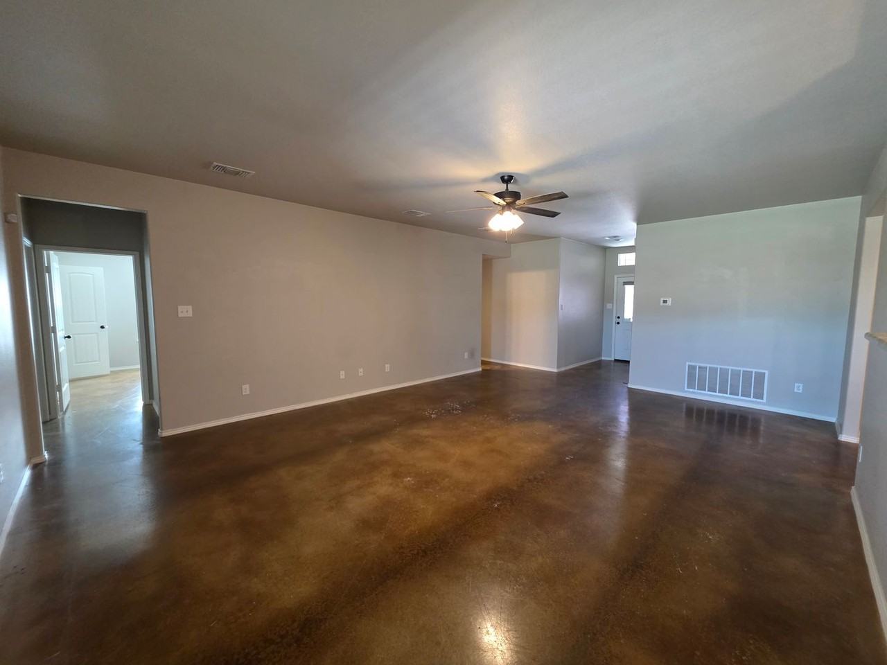 3103 Goblin Dr - Photo 4 of 25
