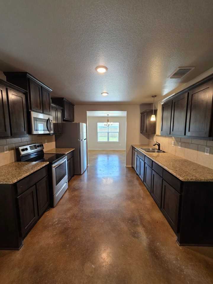 3103 Goblin Dr - Photo 5 of 25