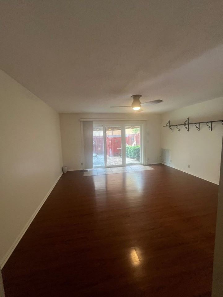 15 Hampton Dr - Photo 2 of 18