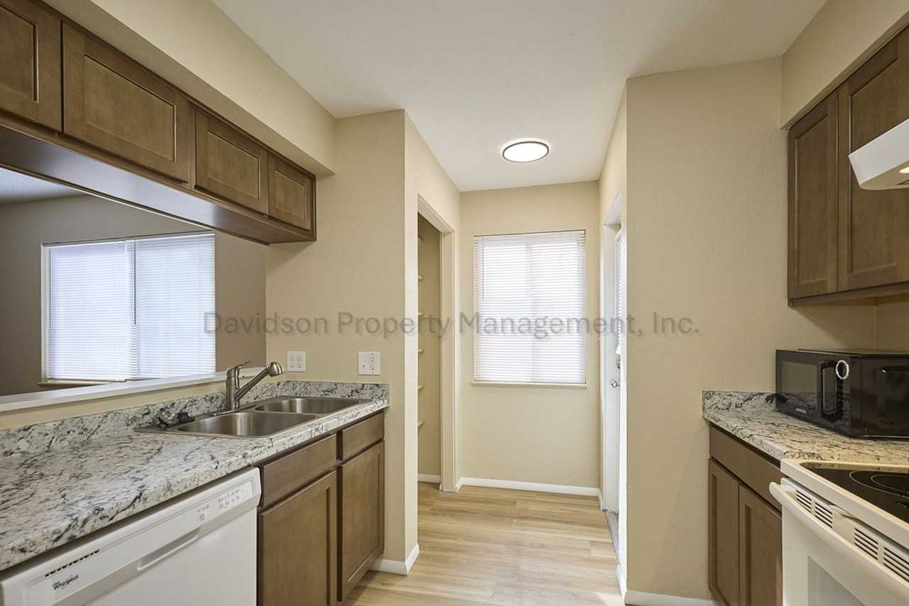 1708 Sawyer Way - Photo 6 of 12