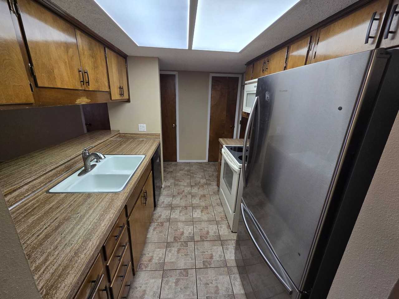 721 Laurelwood Dr - Photo 6 of 20