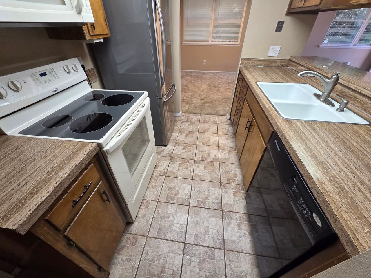 721 Laurelwood Dr - Photo 7 of 20