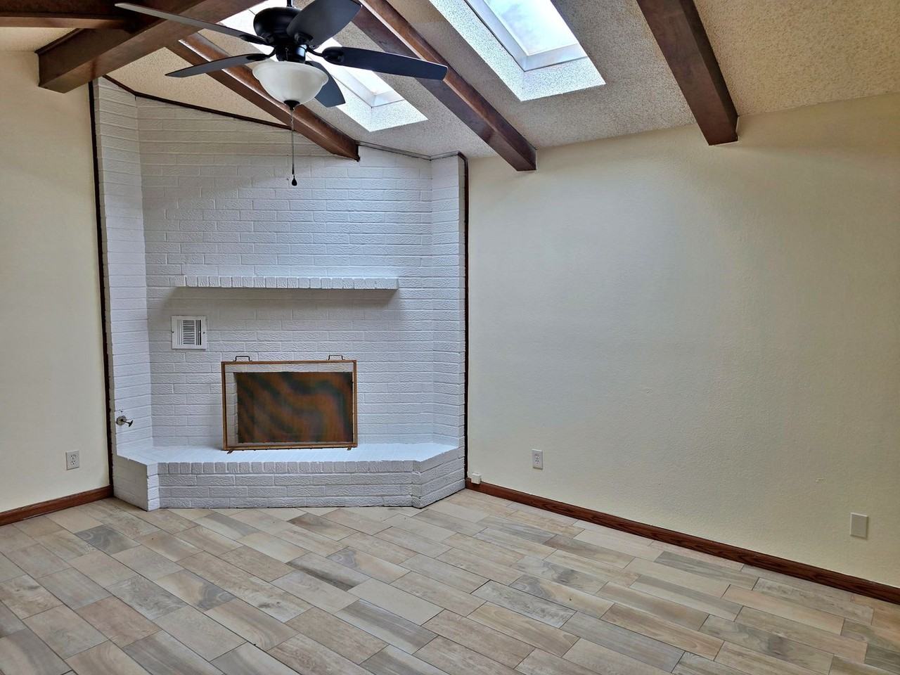 3219 Mountain Ridge Dr - Photo 3 of 16