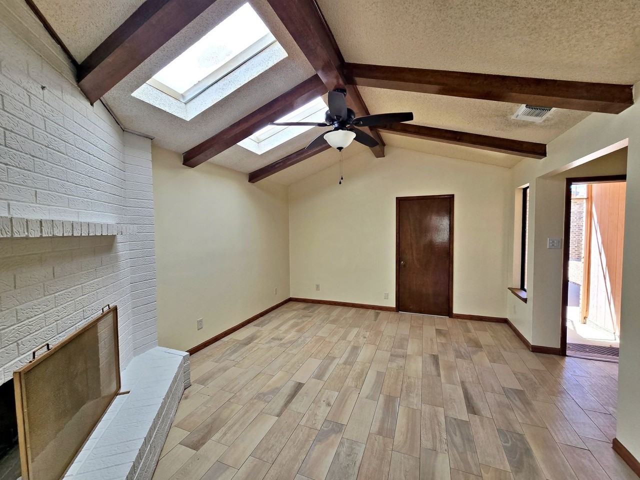 3219 Mountain Ridge Dr - Photo 4 of 16
