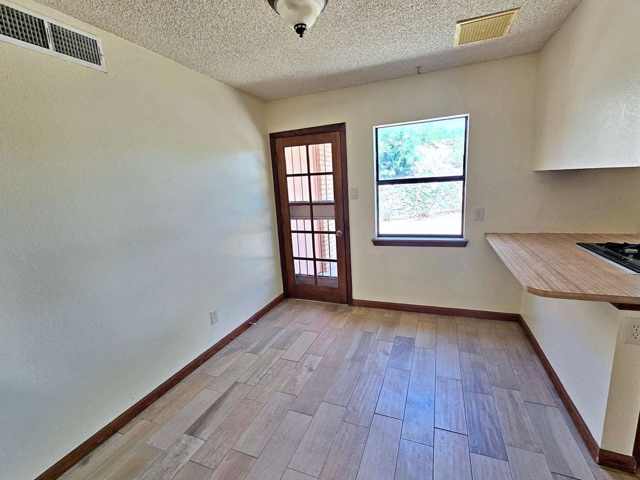 3219 Mountain Ridge Dr - Photo 5 of 16