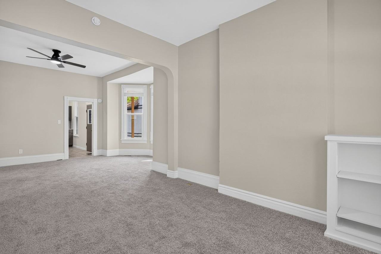 132 S Lincoln St - Photo 6 of 22