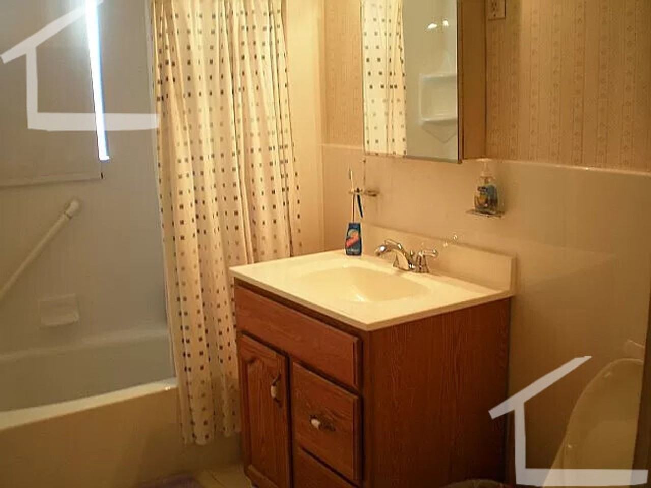 435 Washington St - Photo 7 of 7