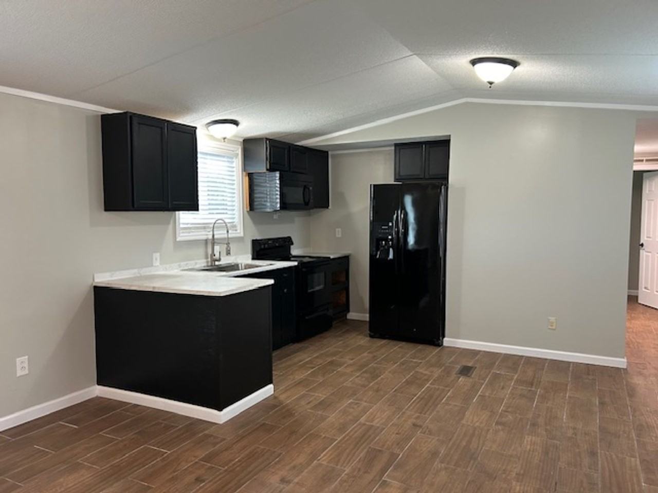 1245 Howell Rd - Photo 6 of 11