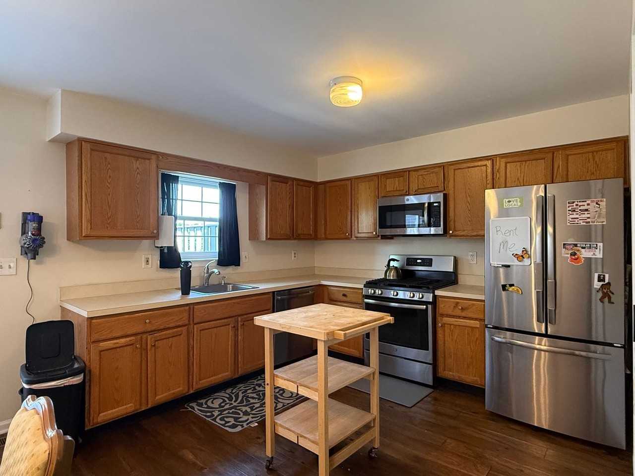 195 Longford Rd - Photo 2 of 16