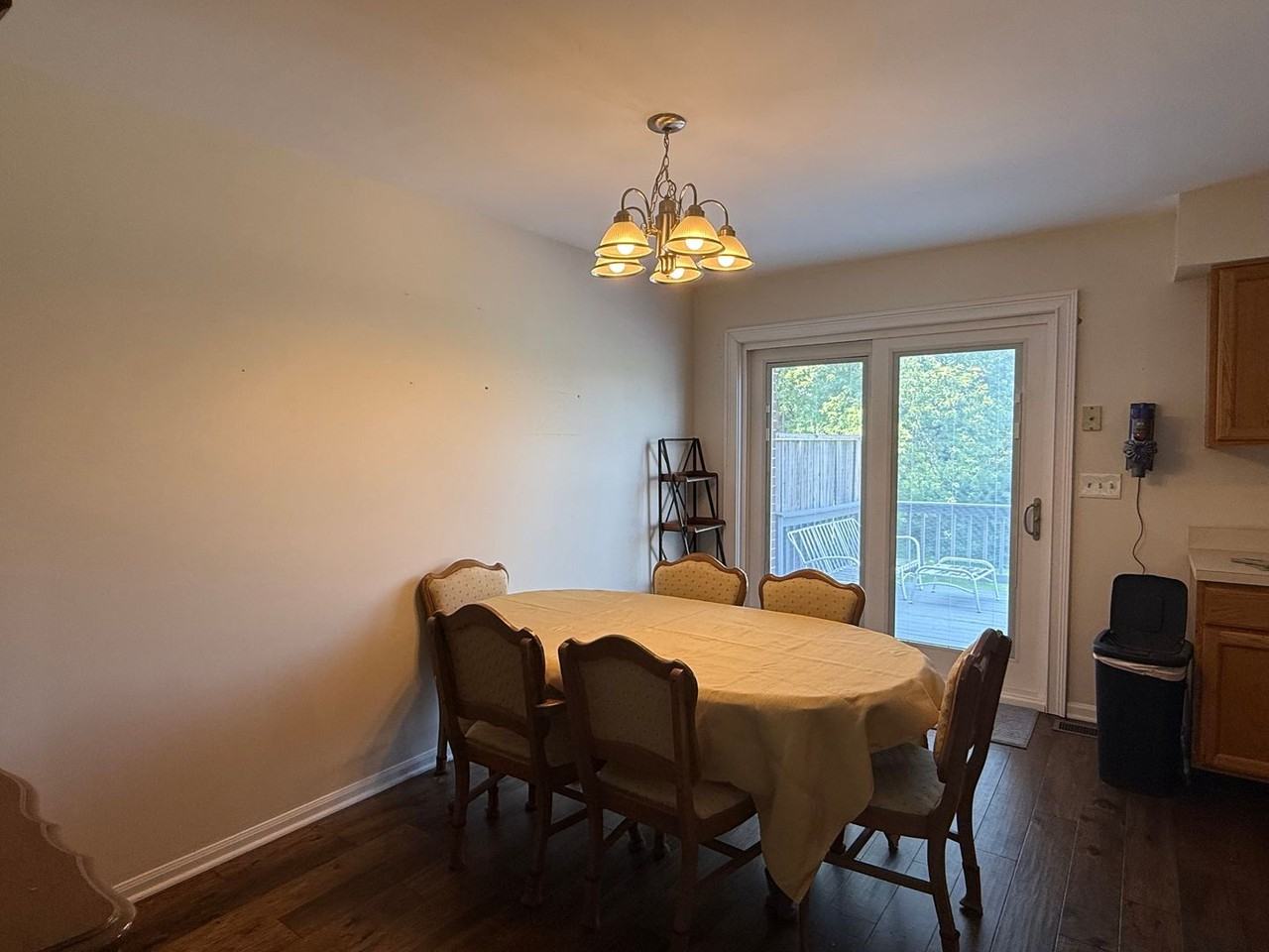 195 Longford Rd - Photo 3 of 16