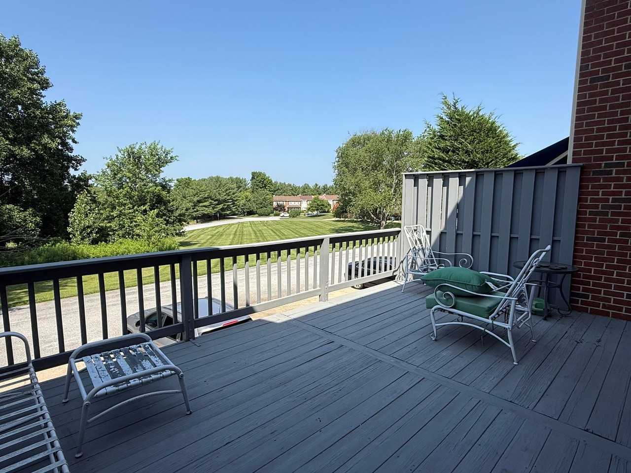 195 Longford Rd - Photo 3 of 16