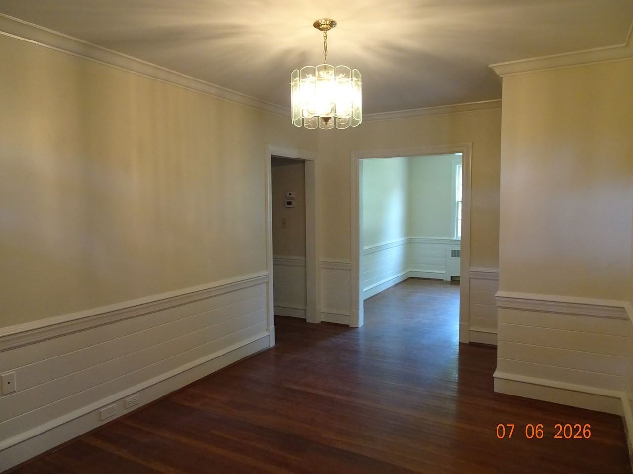 302 Riverside Dr - Photo 3 of 25