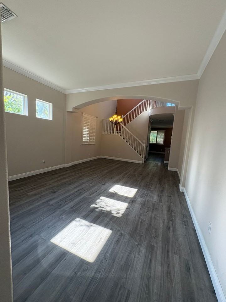 139 Ainger Cir - Photo 2 of 17