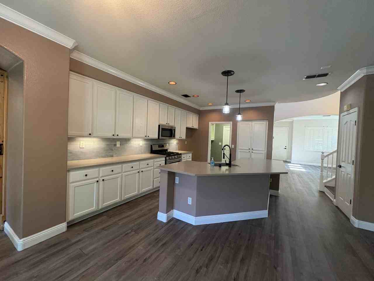 139 Ainger Cir - Photo 4 of 17